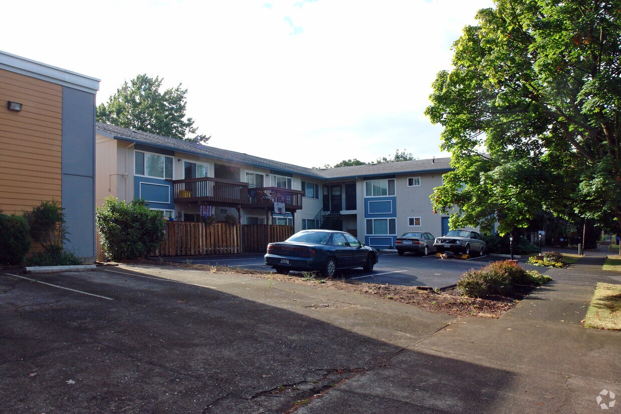 Building Photo - lunde manor
