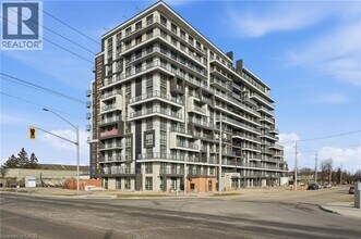 Building Photo - 461 Green Rd