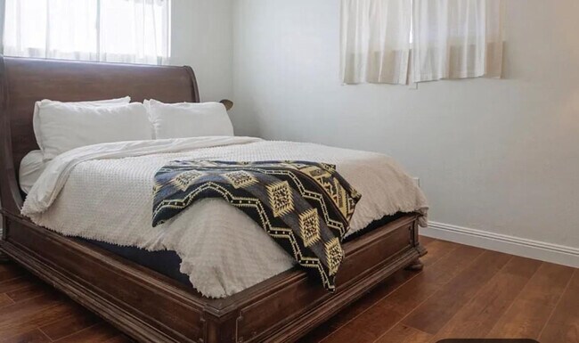 Foto del edificio - 3547 E Meadowbrook Ave