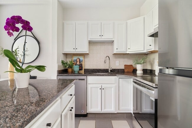 Building Photo - 29 Concord Ave