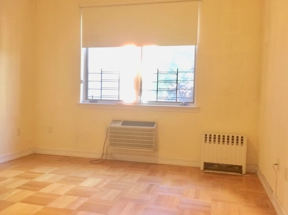 Foto principal - 335 E 54th St