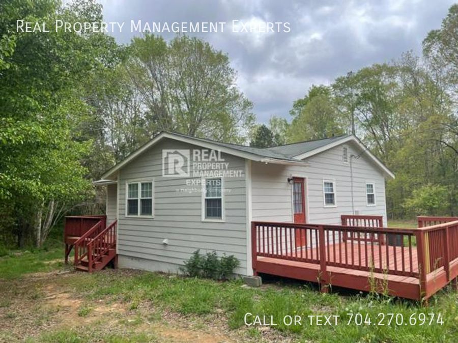 Primary Photo - Ready to Move-In 3 Bed 1bath in Matthews!