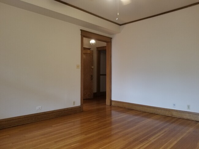 Foto del edificio - 3765 N Lakewood Ave