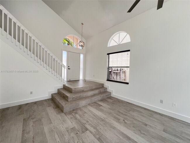 Foto del edificio - 725 NW 156th Ave