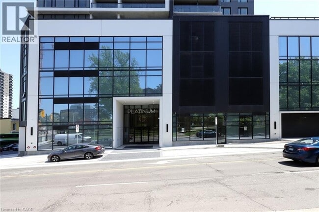 Building Photo - 15 Queen St S