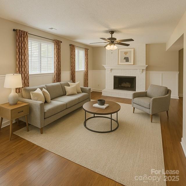 Foto del edificio - 7230 Shadowlake Dr
