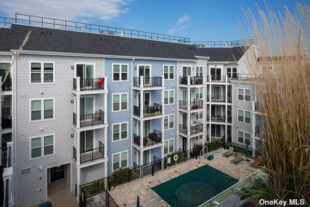 Building Photo - 116 Searing Ave