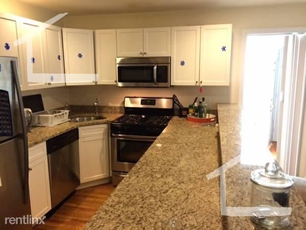 Building Photo - 3 br, 1 bath  - 316 Saint Paul St Apt 6G