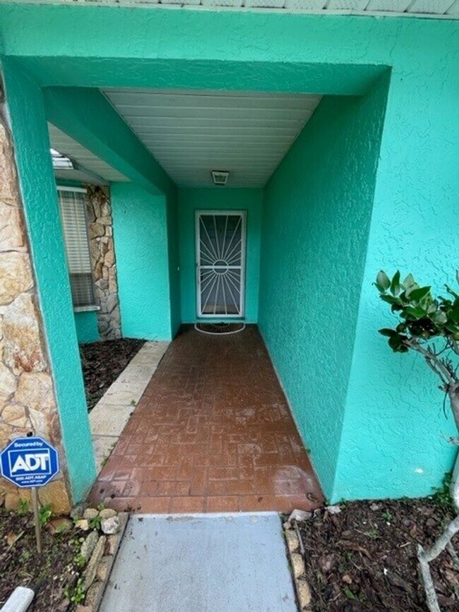 Foto del edificio - 356 PIPIT STREET NE
