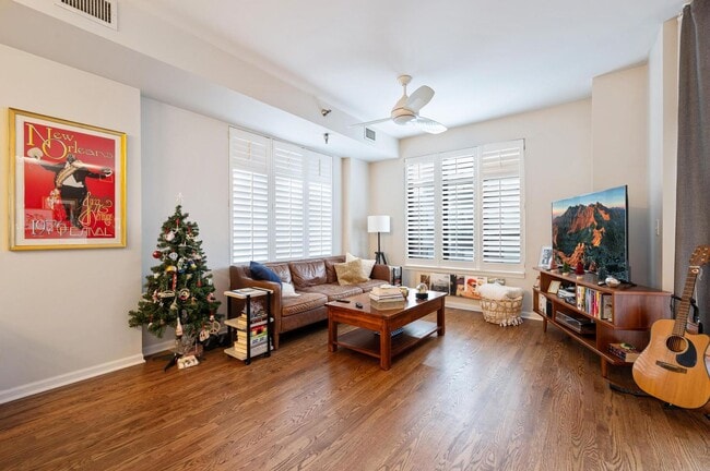 Building Photo - STUNNING 2BED/2BATH LARGE CORNER UNIT, GARAGE PARKING, HEAT, CABLE/INTERNET INCLUDED