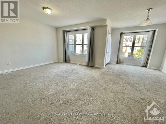 Building Photo - 339 Pumpkinseed Cres