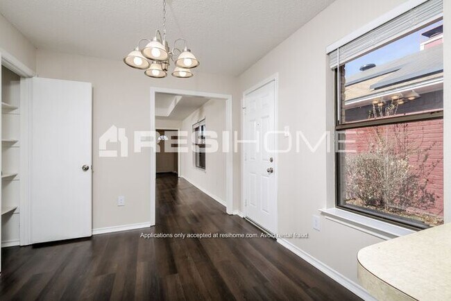 Foto del edificio - "Welcome Home! Get 1 month FREE RENT when ...