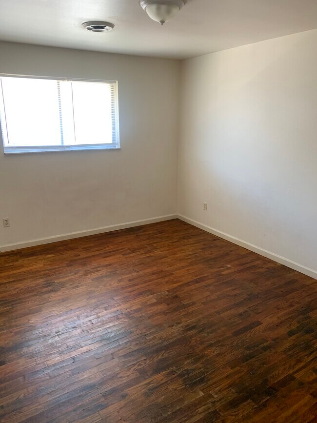 9983 Sloane Sq Unit d, Saint Louis, MO 63134 Apartments in Saint