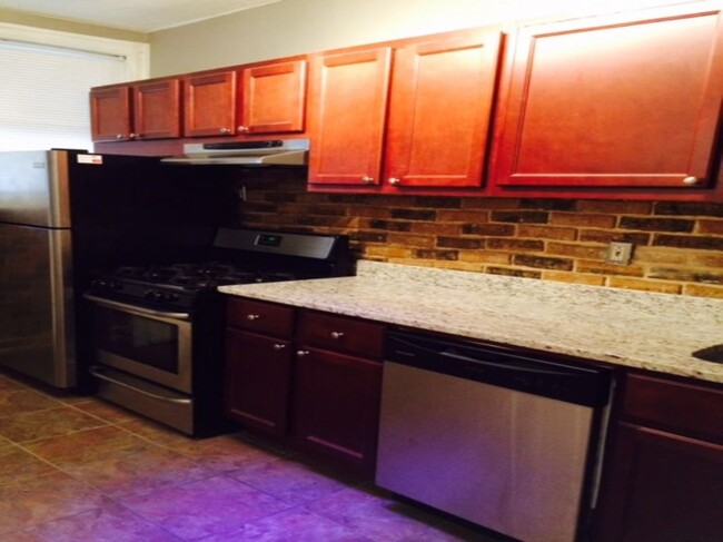 Foto del edificio - 3507 N Pine Grove Ave