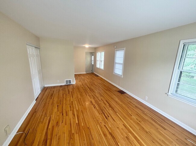 Foto del edificio - 2839 Virginia Ave S