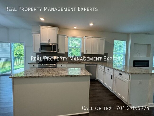 Building Photo - 3227 Selwyn Landing Dr