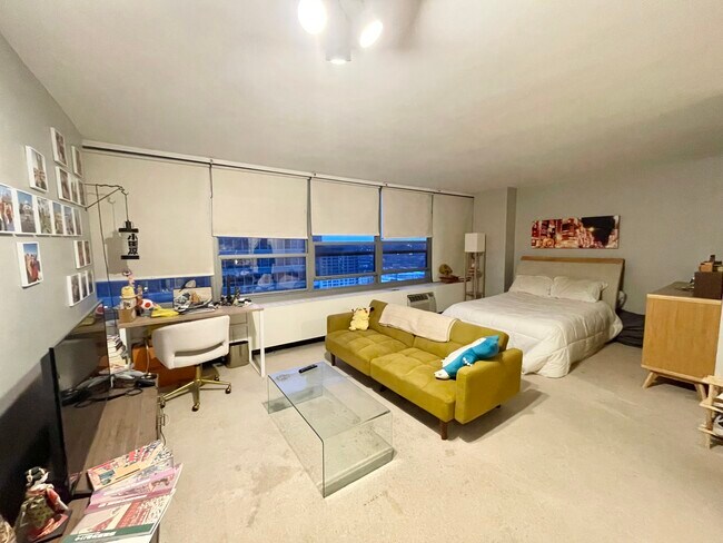 Foto del edificio - 3550 N Lake Shore Dr