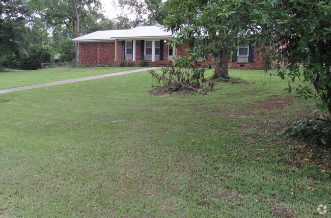 Building Photo - 2215 Macy Ave