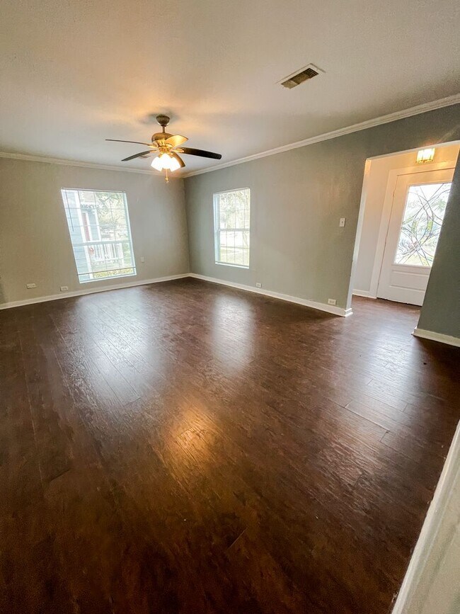 Foto del edificio - 715 10th Ave N