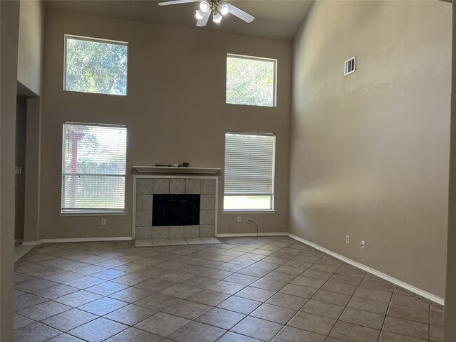 Building Photo - 2903 Surrey Trail Ln