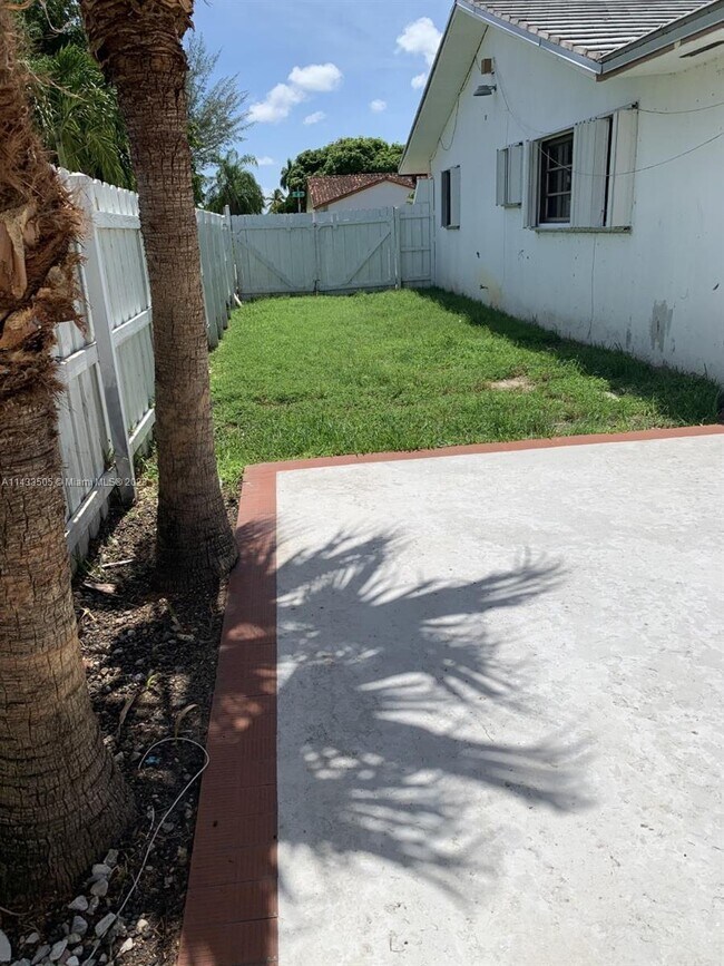Foto del edificio - 13019 SW 4th St