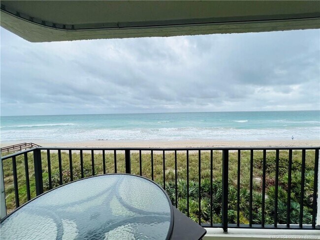 Foto del edificio - 9490 S Ocean Dr