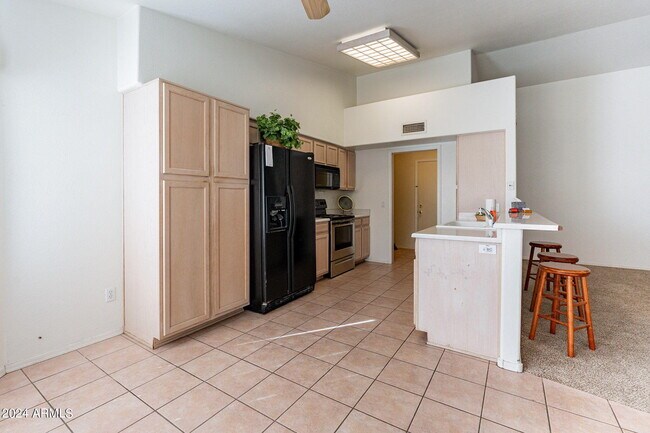 Building Photo - 15355 N 87th Ave