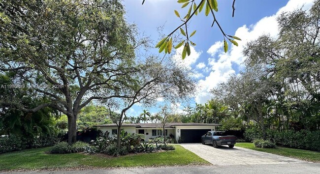 Foto del edificio - 6520 SW 65th St