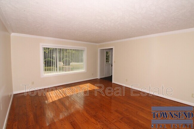 Foto del edificio - 319 Summertime Rd