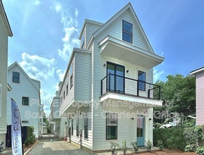 Building Photo - 12 I St