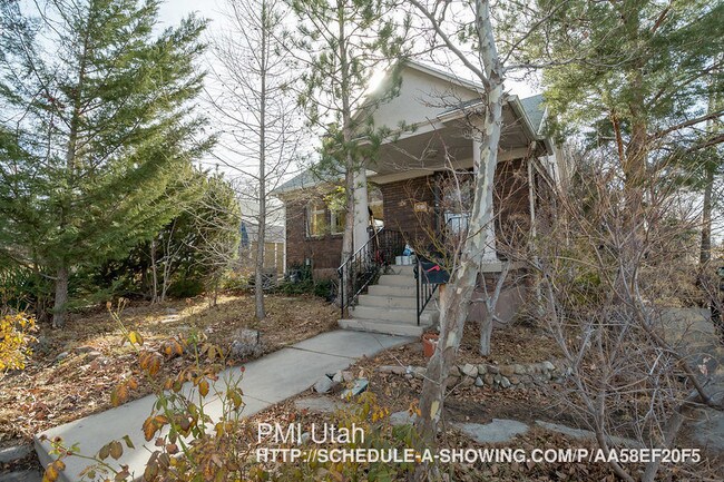 Building Photo - 1572 E Bryan Ave