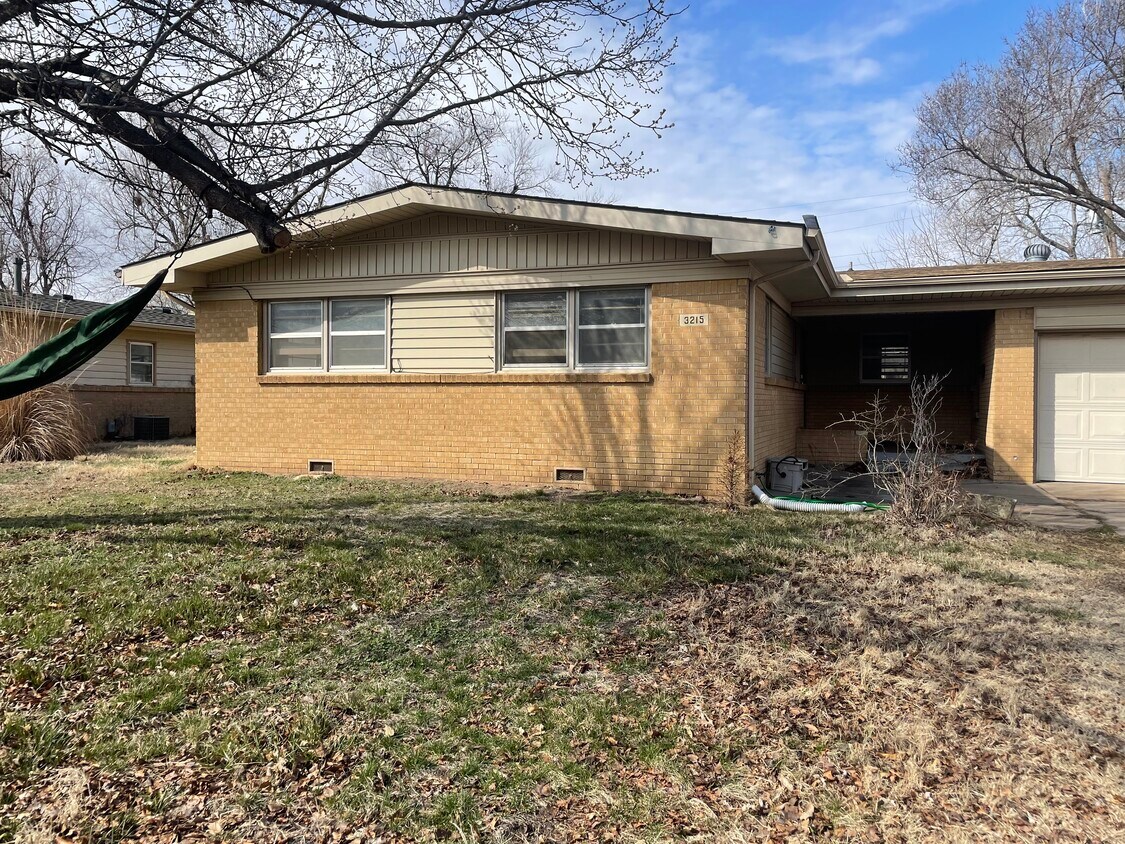 Foto principal - 3215 S Mount Carmel Ave