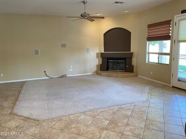 Foto del edificio - 2462 E San Tan St