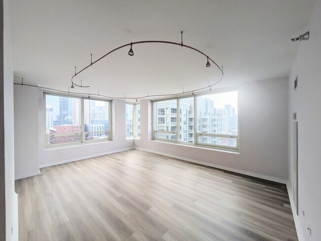 Foto del edificio - 33 W Ontario St