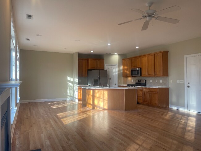 Foto del edificio - 121 Alden Village Ct