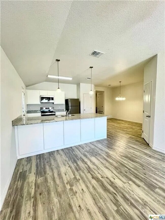 Building Photo - 205 Dolphin