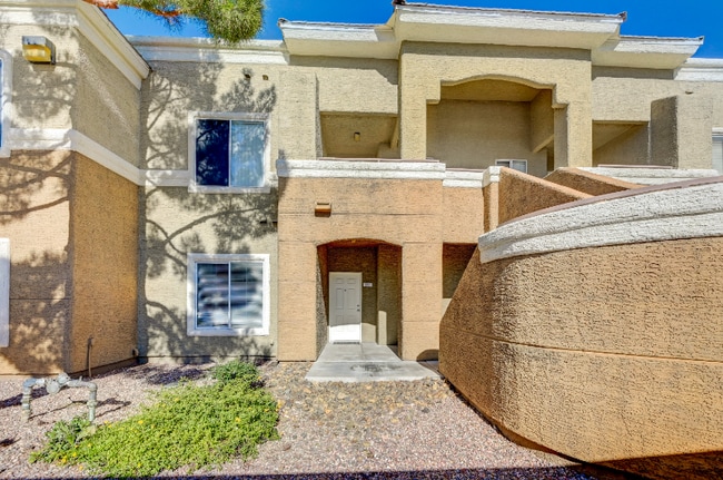 Building Photo - 8070 W Russell Rd