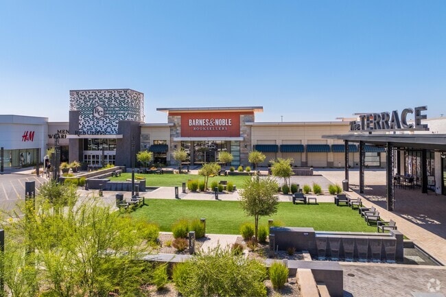 The Terrace at Red Cliffs Mall is a great place to grab a bite and enjoy shopping.