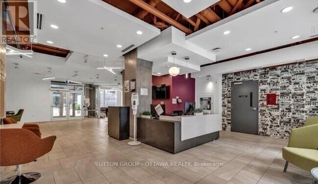 Building Photo - 105 Champagne Ave S