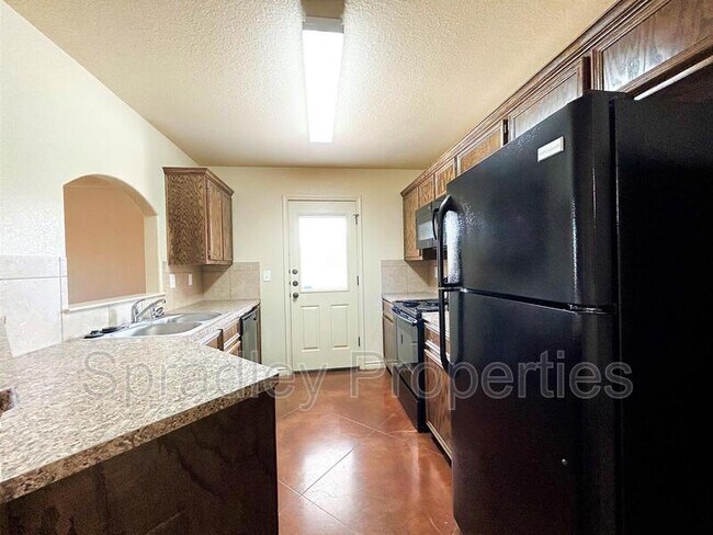 Building Photo - 505 Karey Dr