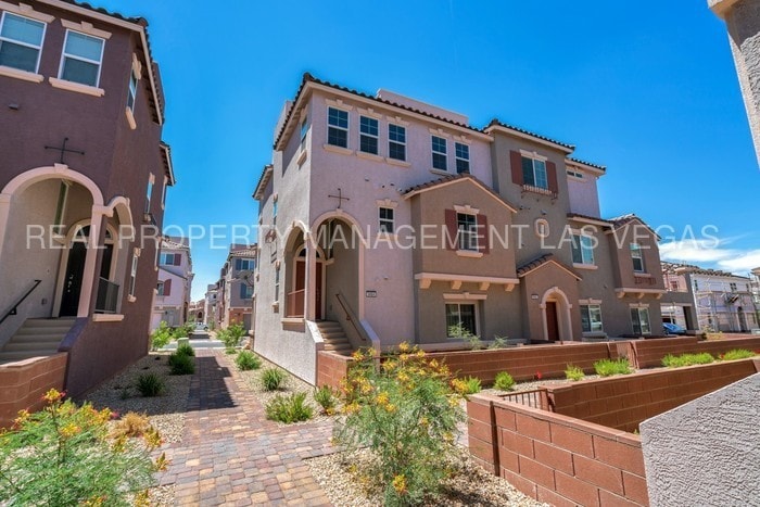Foto principal - MOVE-IN SPECIAL! GORGEOUS 3BD FURNISHED