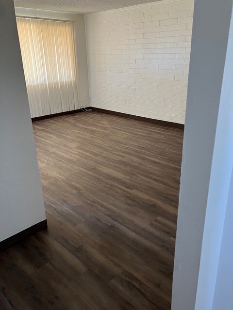 ¡Habitaciones enormes! - Villa Granada Apartments