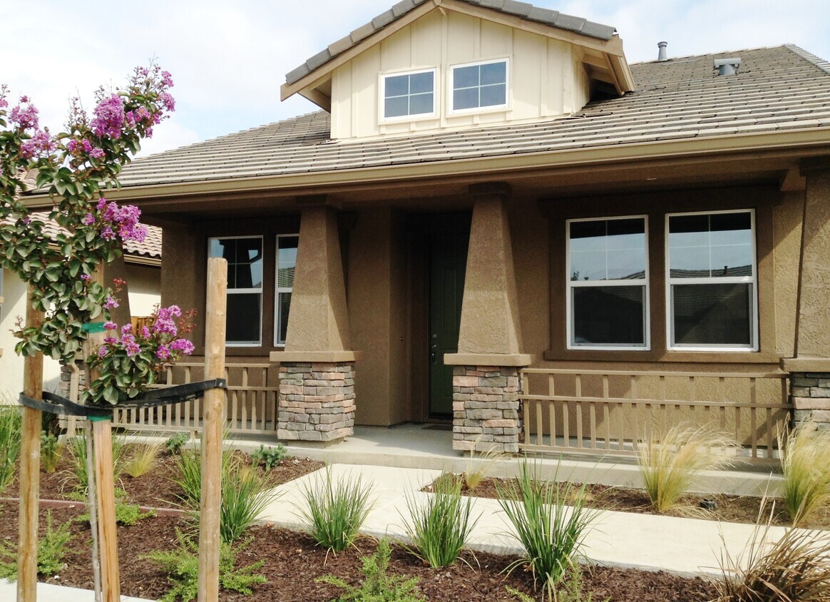 1274 Hamilton Dr, Hollister, CA 95023 House Rental in Hollister, CA