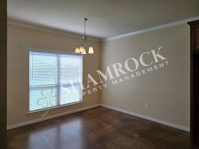Foto del edificio - Great Location off Tree Lake Rd