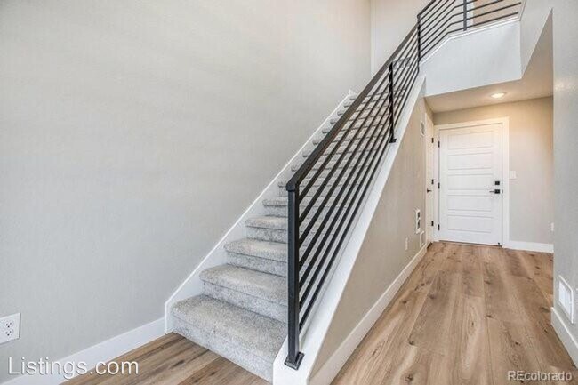 Building Photo - 3 br, 4 bath House - 2074 S Holly St #2