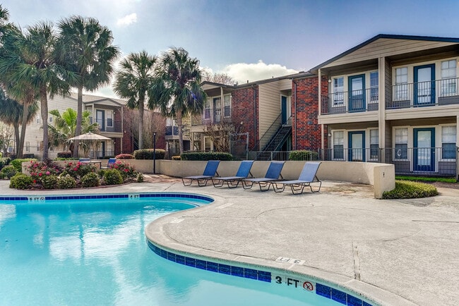 Building Photo - The Flats at Veranda Ridge