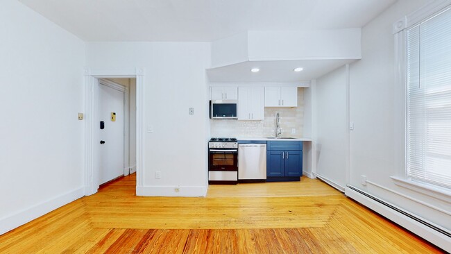 Building Photo - 208 Canner St