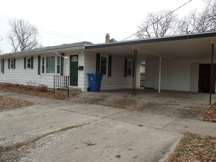 1 Bedroom Duplex House for Rent in Terre Haute, IN