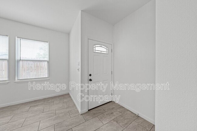 Foto del edificio - 323 Gabriel