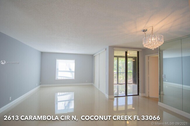 Building Photo - 2613 Carambola Cir N